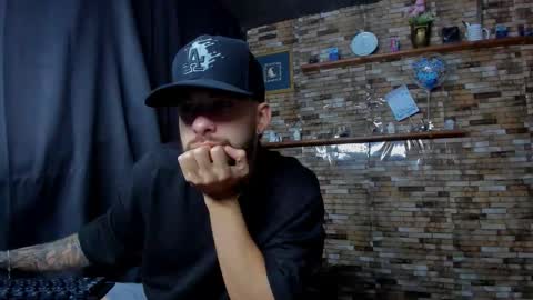 Snapshot of mia_and_vincentt chatting on 10-15-25, 03:50 Mia and vincentt model indepent online show from 10-15-25, 03:50