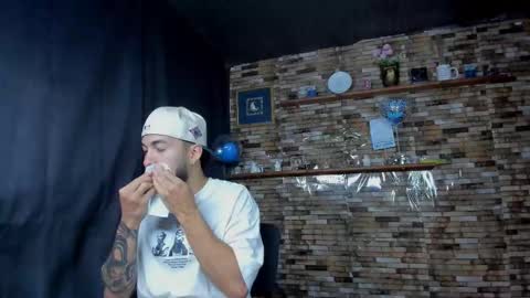 Snapshot of mia_and_vincentt chatting on 10-21-25, 04:57 Mia and vincentt model indepent online show from 10-21-25, 04:57