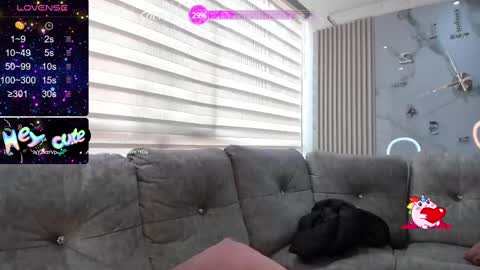 Mia online show from 02-21-25, 05:09