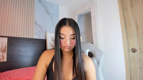 Mia online show from 02-24-25, 09:43