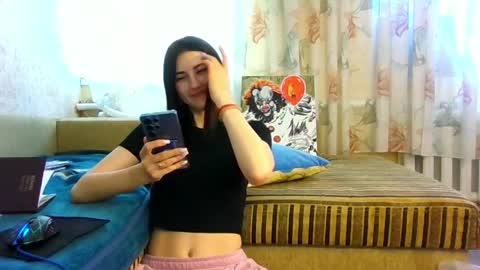 Snapshot of mia_beauti_live chatting on 06-04-26, 10:10 mia_beauti_live online show from 06-04-26, 10:10
