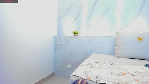 Snapshot of mia_becke chatting on 12-29-24, 02:42 Mia online show from 12-29-24, 02:42