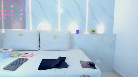 Snapshot of mia_becke chatting on 02-08-25, 03:00 Mia online show from 02-08-25, 03:00