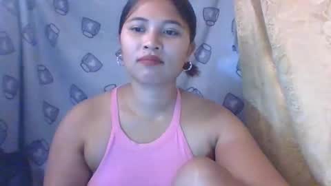 Snapshot of mia_bella04 chatting on 12-03-25, 12:51 mia_bella04 online show from 12-03-25, 12:51
