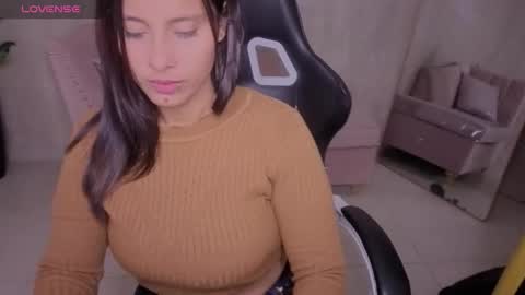 Mia  online show from 05-05-26, 12:46