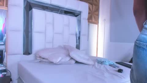 Miaa  online show from 10-23-25, 11:20