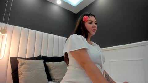 Mia online show from 03-07-25, 11:29