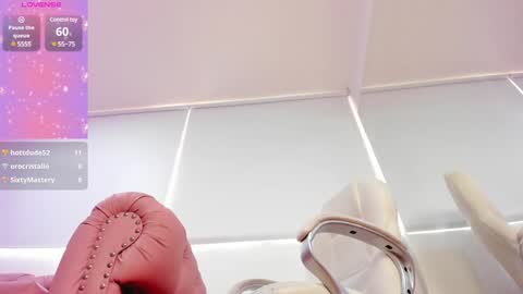 Snapshot of mia_bonneett chatting on 01-04-25, 07:23 online show from 01-04-25, 07:23