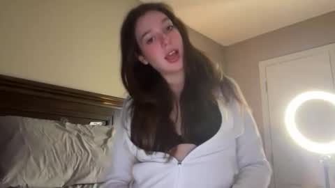 Mia online show from 02-02-26, 05:28