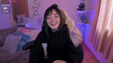 Mia online show from 04-30-26, 09:19