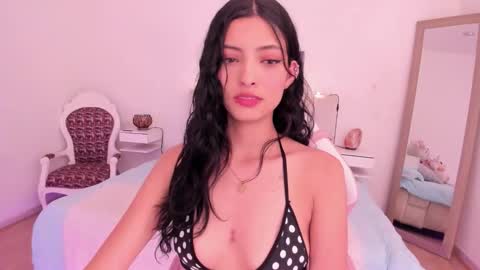 Mia online show from 02-15-26, 08:27