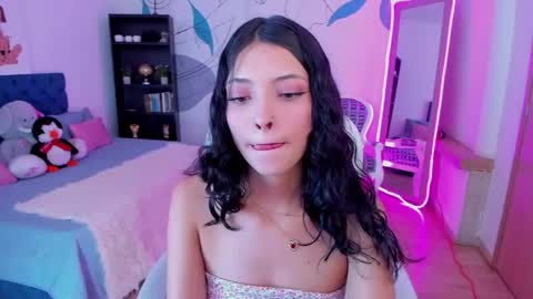 Mia online show from 05-08-26, 08:14