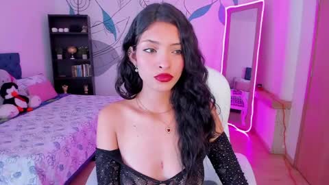 Mia online show from 05-13-26, 08:38