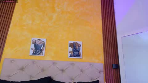 Mia online show from 02-11-26, 02:44