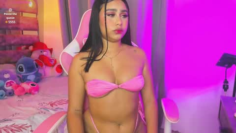 Mia online show from 01-23-25, 05:24