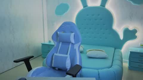 Snapshot of mia_cuttee chatting on 10-20-25, 03:29 Mia Cuttee online show from 10-20-25, 03:29