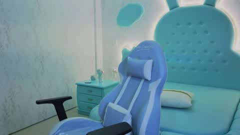 Snapshot of mia_cuttee chatting on 10-30-25, 03:30 Mia Cuttee online show from 10-30-25, 03:30