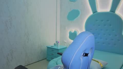 Snapshot of mia_cuttee chatting on 10-31-25, 03:29 Mia Cuttee online show from 10-31-25, 03:29