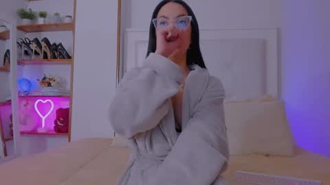 Sarah Luna online show from 03-05-25, 07:49