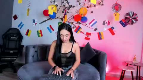 mia_davis__ online show from 06-18-26, 11:36