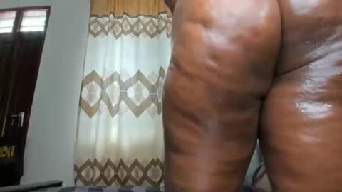 Snapshot of mia_ebbony chatting on 10-23-25, 07:40 mia_ebbony online show from 10-23-25, 07:40