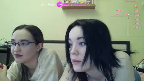 Mia and Jenny online show from 06-20-26, 10:51