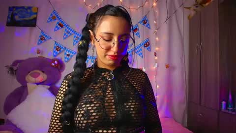 Mia flames online show from 09-26-25, 12:47