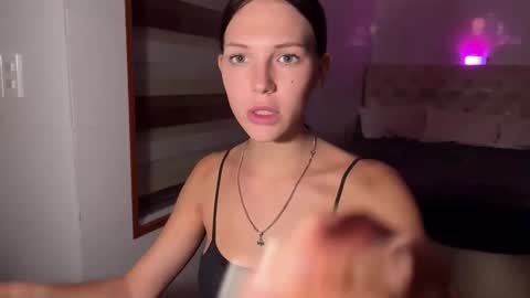 mia_floo online show from 11-08-25, 04:51