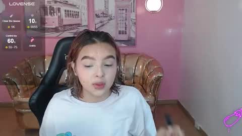 Snapshot of mia_foster_t chatting on 11-17-25, 12:55 Mia online show from 11-17-25, 12:55