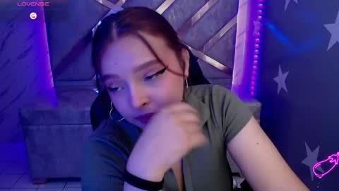 Mia online show from 05-11-26, 04:04