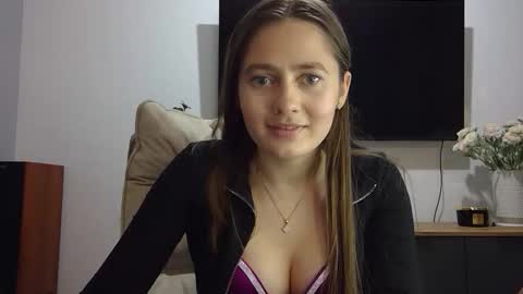 mia_fride1 online show from 12-19-25, 03:30