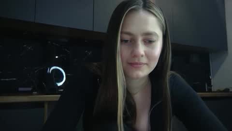 mia_fride1 online show from 02-15-26, 08:38
