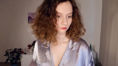 Mia  online show from 01-29-25, 09:33