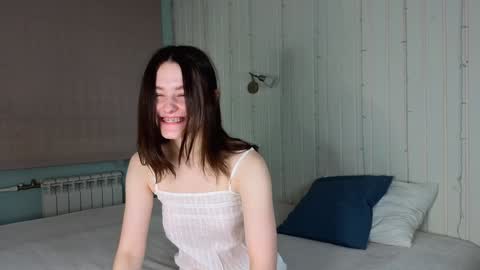 Snapshot of mia_g_ chatting on 02-02-25, 05:53 Mia online show from 02-02-25, 05:53