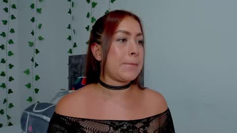 Snapshot of mia_garcia2 chatting on 10-09-25, 10:19 MIA online show from 10-09-25, 10:19