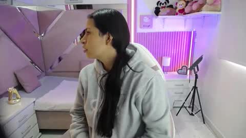 mia_garcia28 online show from 03-17-26, 07:50