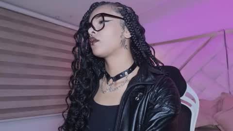 Mia online show from 02-19-26, 03:02