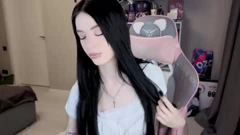 MIA HELP ME REACH 100 LIKES online show from 02-23-26, 03:31