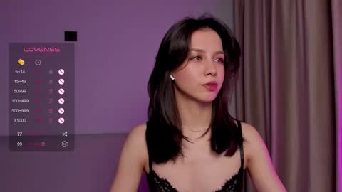 Mia online show from 09-25-25, 05:16