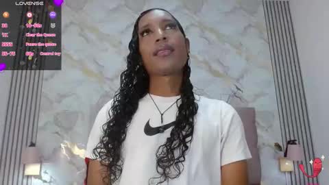 Snapshot of mia_hiills chatting on 05-20-26, 12:33 Mia Hiills online show from 05-20-26, 12:33