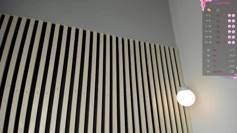  I am Mia  online show from 12-21-24, 02:15