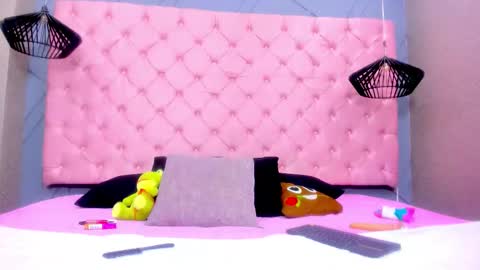 Mia online show from 01-13-26, 01:38