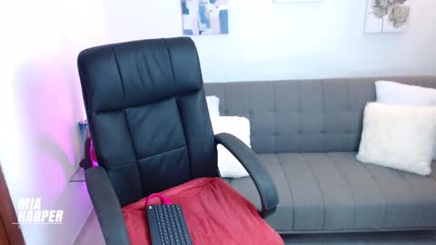 Snapshot of mia_hrpr_01 chatting on 09-14-25, 03:05 Mia online show from 09-14-25, 03:05