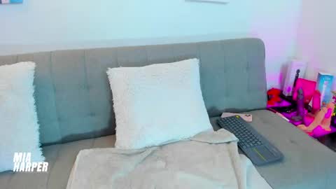 Mia online show from 05-08-26, 09:20