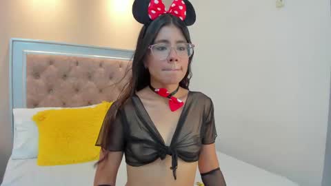 Snapshot of mia_isabella_18 chatting on 10-13-25, 12:49 MIA online show from 10-13-25, 12:49