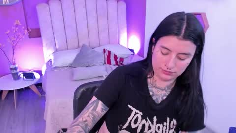 Snapshot of mia_jagger chatting on 02-12-26, 08:04 Val online show from 02-12-26, 08:04