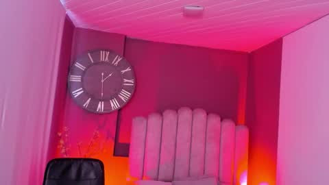 Snapshot of mia_jagger chatting on 02-17-26, 06:58 Val online show from 02-17-26, 06:58