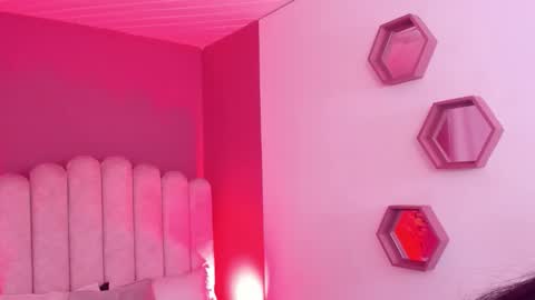 Snapshot of mia_jagger chatting on 02-19-26, 08:27 Val online show from 02-19-26, 08:27