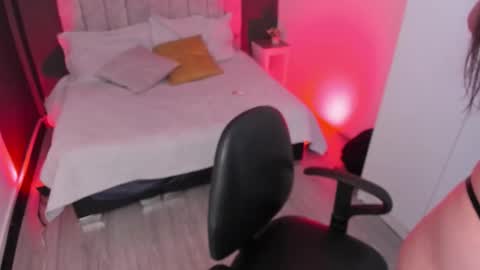 Snapshot of mia_jagger chatting on 03-12-26, 08:15 Val online show from 03-12-26, 08:15