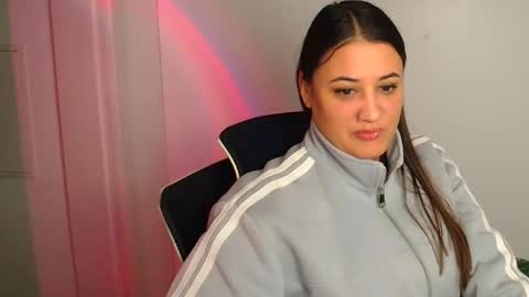 Mia online show from 02-08-26, 07:45